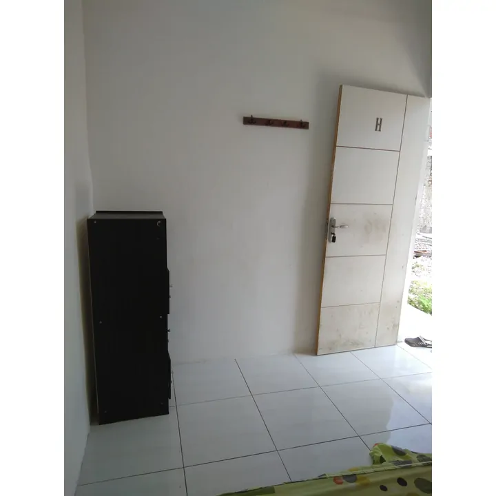 Foto Kamar H (Budget Room)  Kost Surabaya